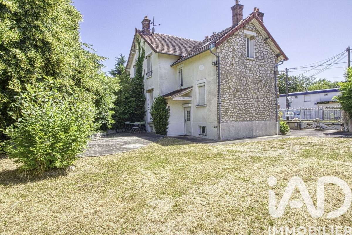 Photo 2 - Maison à MALESHERBES