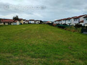 Terrain à THIERVILLE-SUR-MEUSE