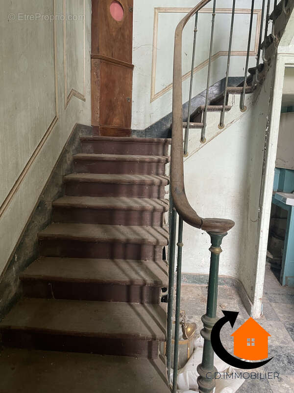 Maison à CHAMPROND-EN-GATINE