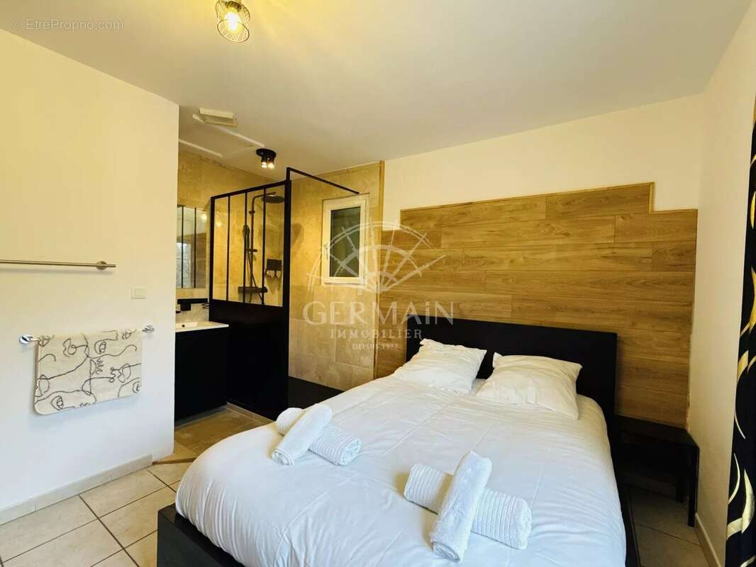 Maison à PERNES-LES-FONTAINES