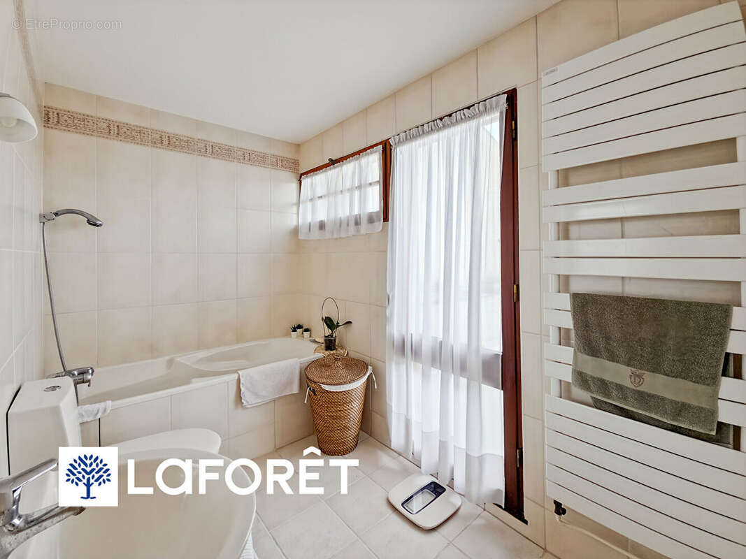 Maison Ris Orangis 5 pièce(s) 82.98 m2 - photo 10