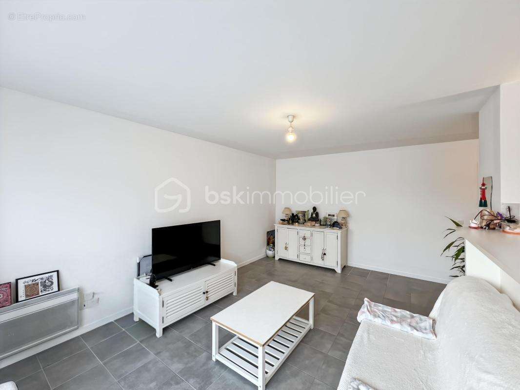 BEAU – F2 faibles charges, avec parking - Limeil-Brévannes, Parc Léon Bernard - photo 4