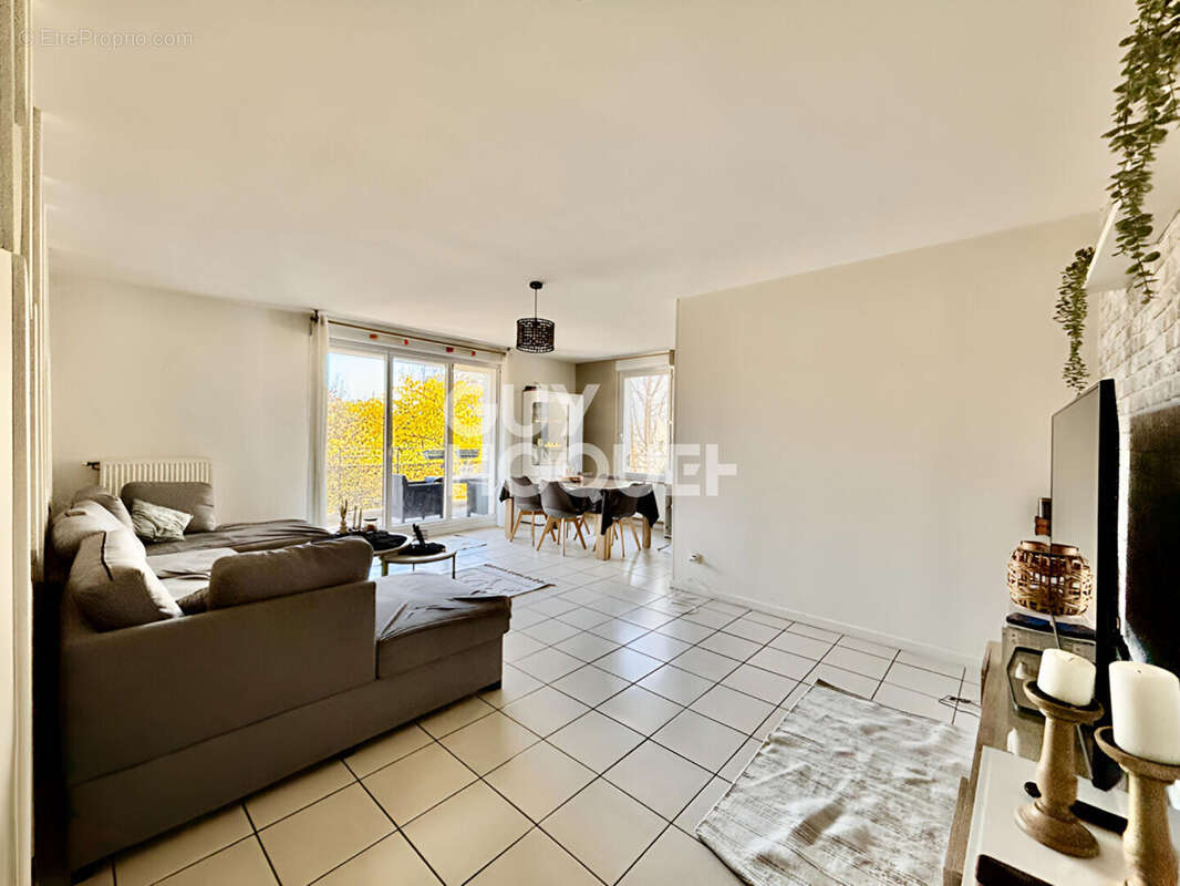 Appartement à VAULX-EN-VELIN