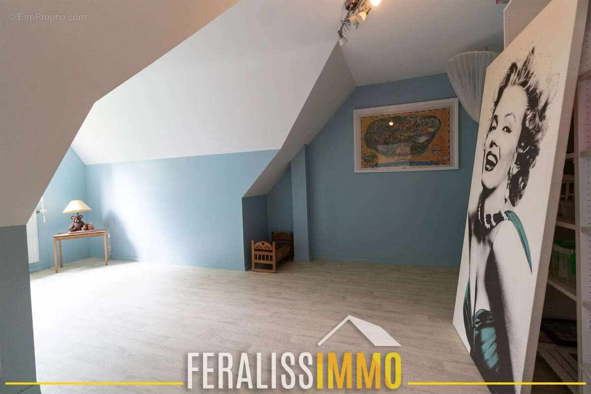 Maison à VAUX-SUR-SEINE