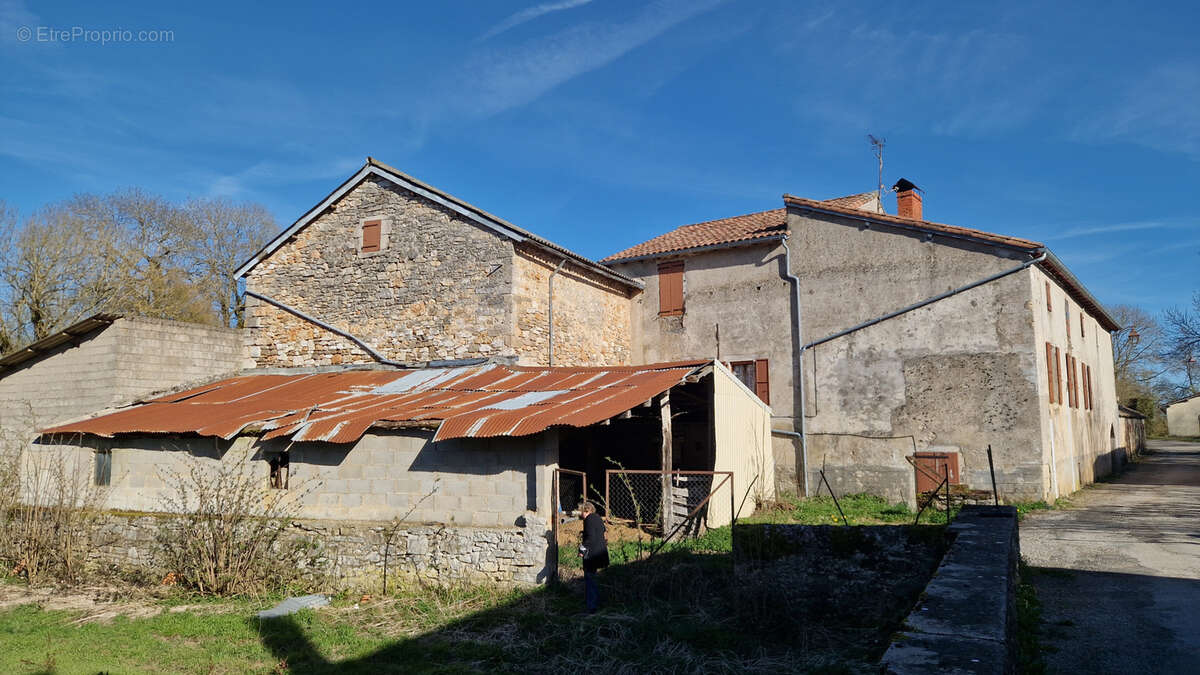 Maison à VIALA-DU-PAS-DE-JAUX