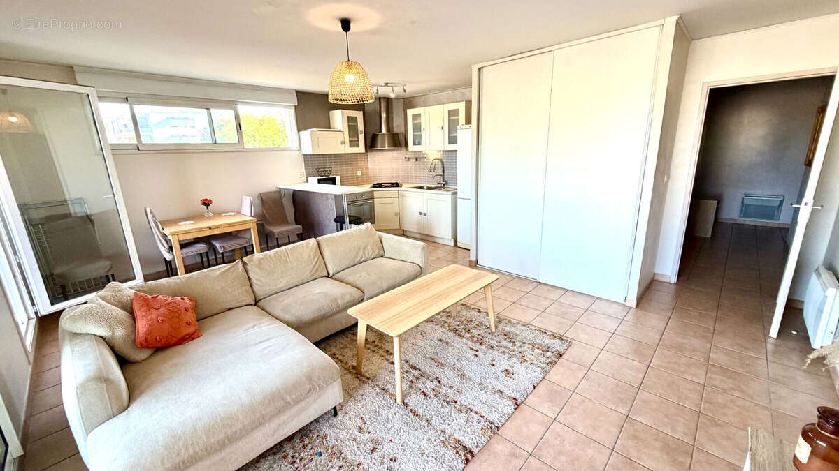Appartement de type T2 avec terrasse et parking privatif fermé. - photo 4