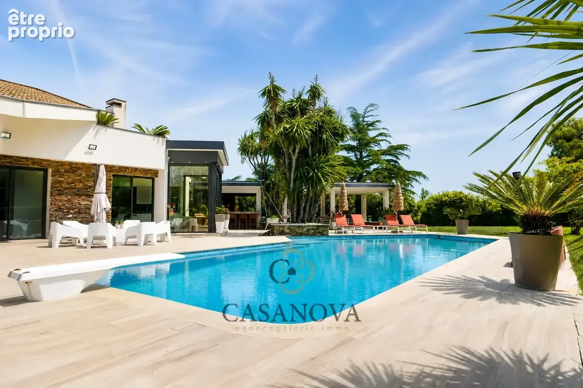 Propriété de 351 m² avec piscine et terrain de 7 310 m² aux portes de Montpellier - photo 2