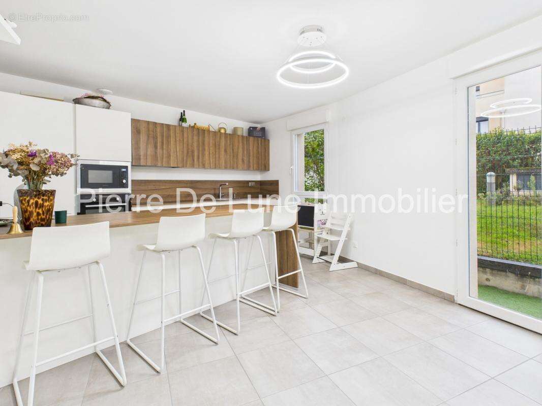 Appartement à SATHONAY-CAMP