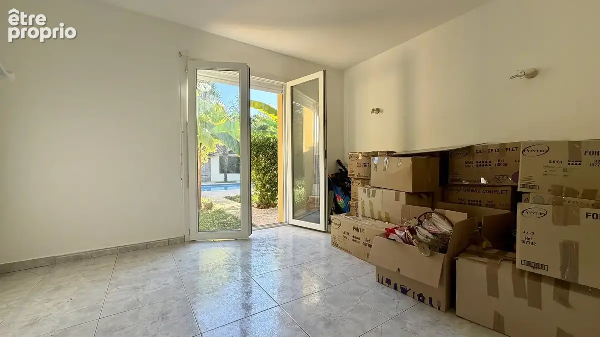 Maison T6 de 175 m² avec piscine plein sud, pool house et jacuzzi sur un terrain de 3 500 m² - photo 14