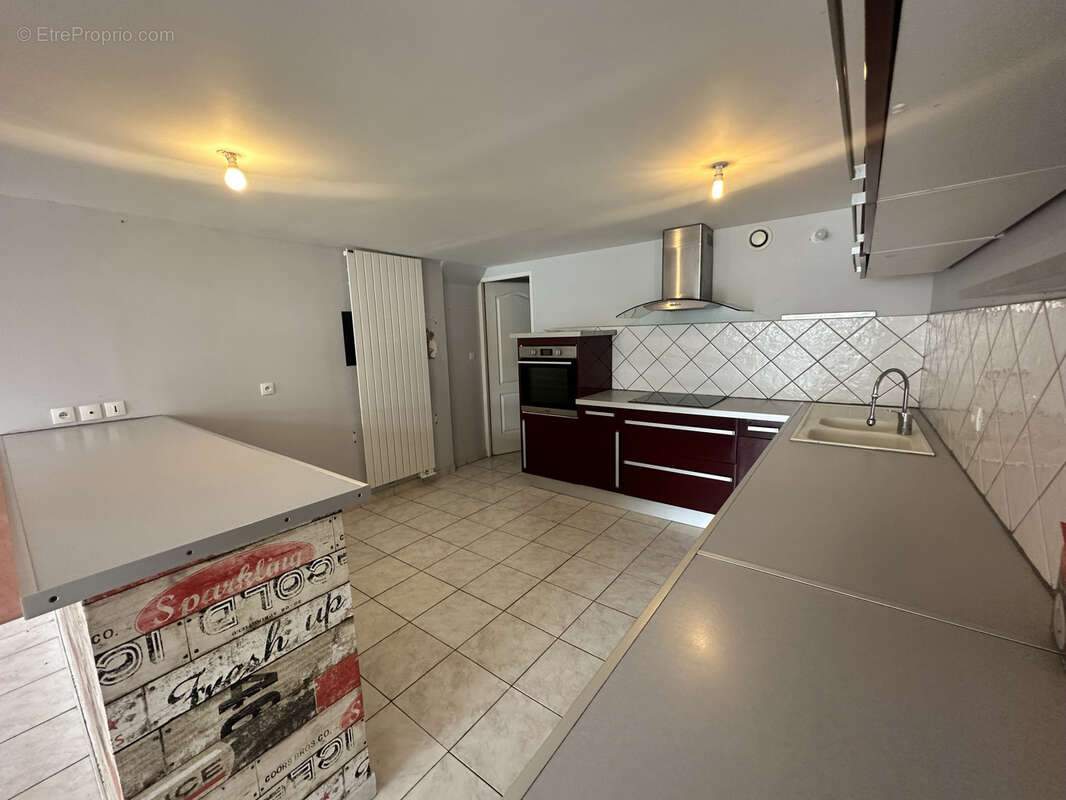 Autre à SAINT-JULIEN-LES-VILLAS