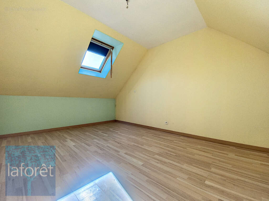 Maison à LOUVIGNE-DU-DESERT