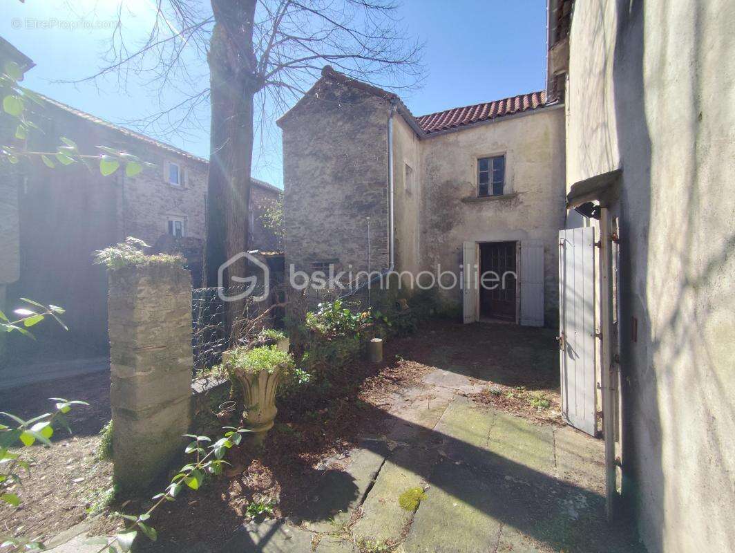 Maison à SAINT-PONS-DE-THOMIERES