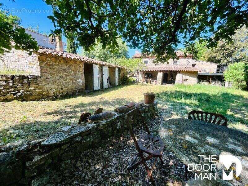Maison à FLASSANS-SUR-ISSOLE