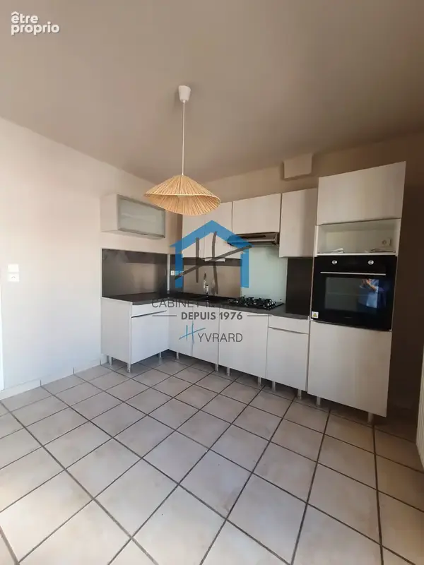Appartement F3 de 64 m2 au 2ème et dernier étage avec une terrasse et un balcon. - photo 4