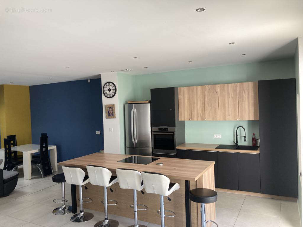 Appartement à UNIEUX