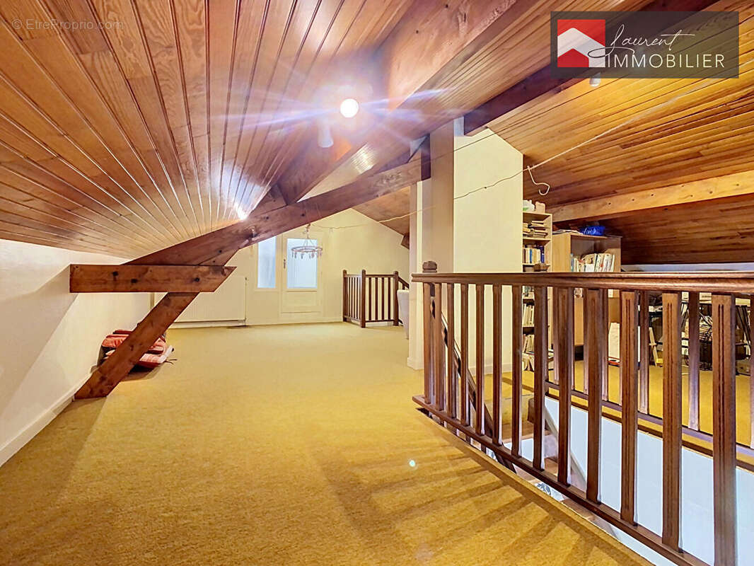 EXCLUSIVITE: Propriété familiale de charme à LACROST - photo 12