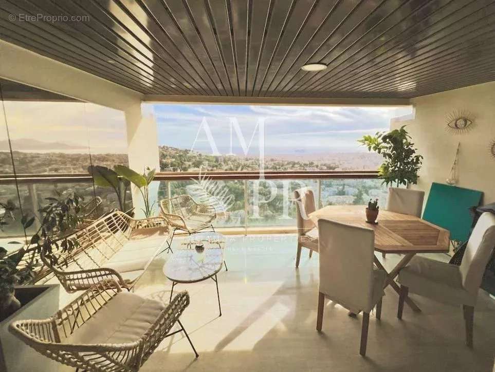 Appartement à LE CANNET