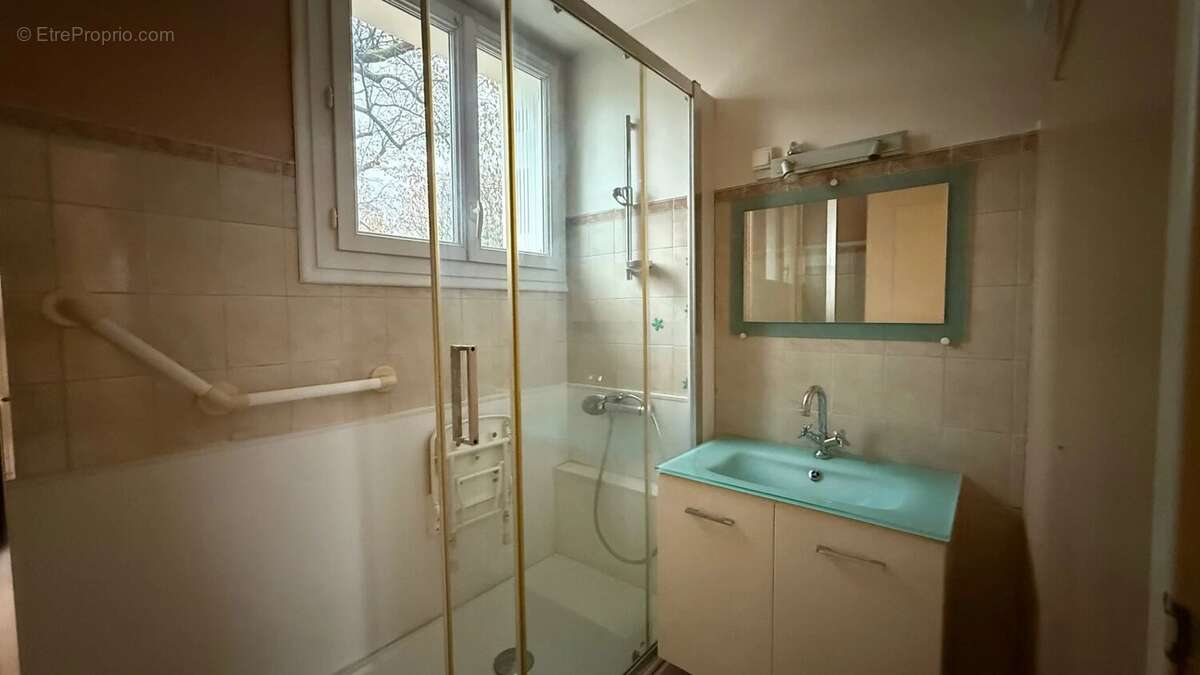 Appartement à SAINTE-GENEVIEVE-DES-BOIS