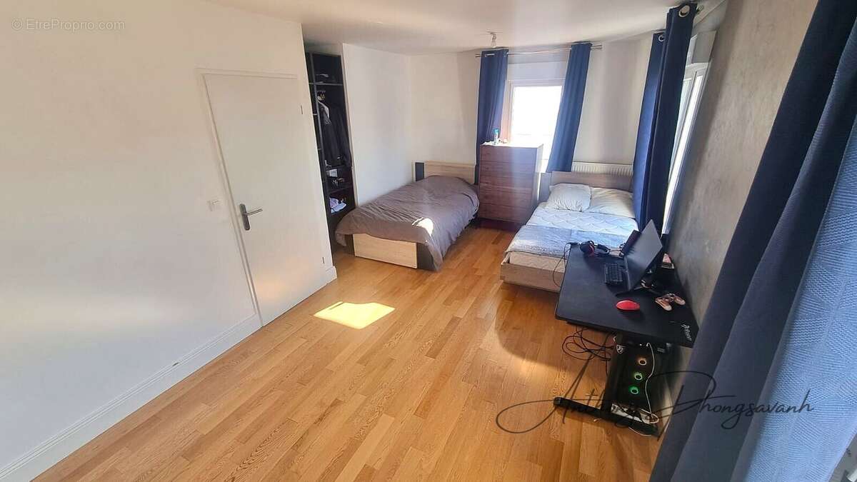 Appartement à GENNEVILLIERS