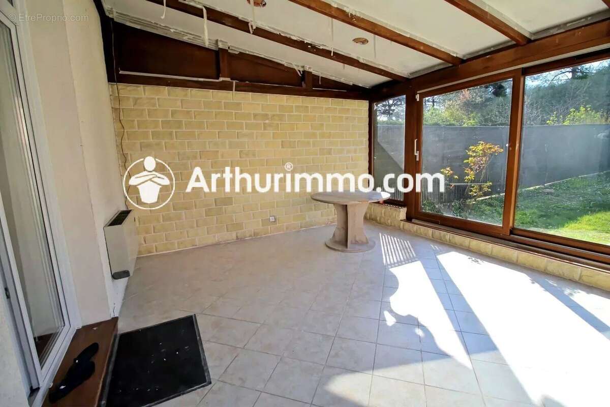 Maison à SAVIGNY-LE-TEMPLE