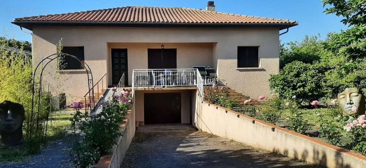 Maison à CALMONT