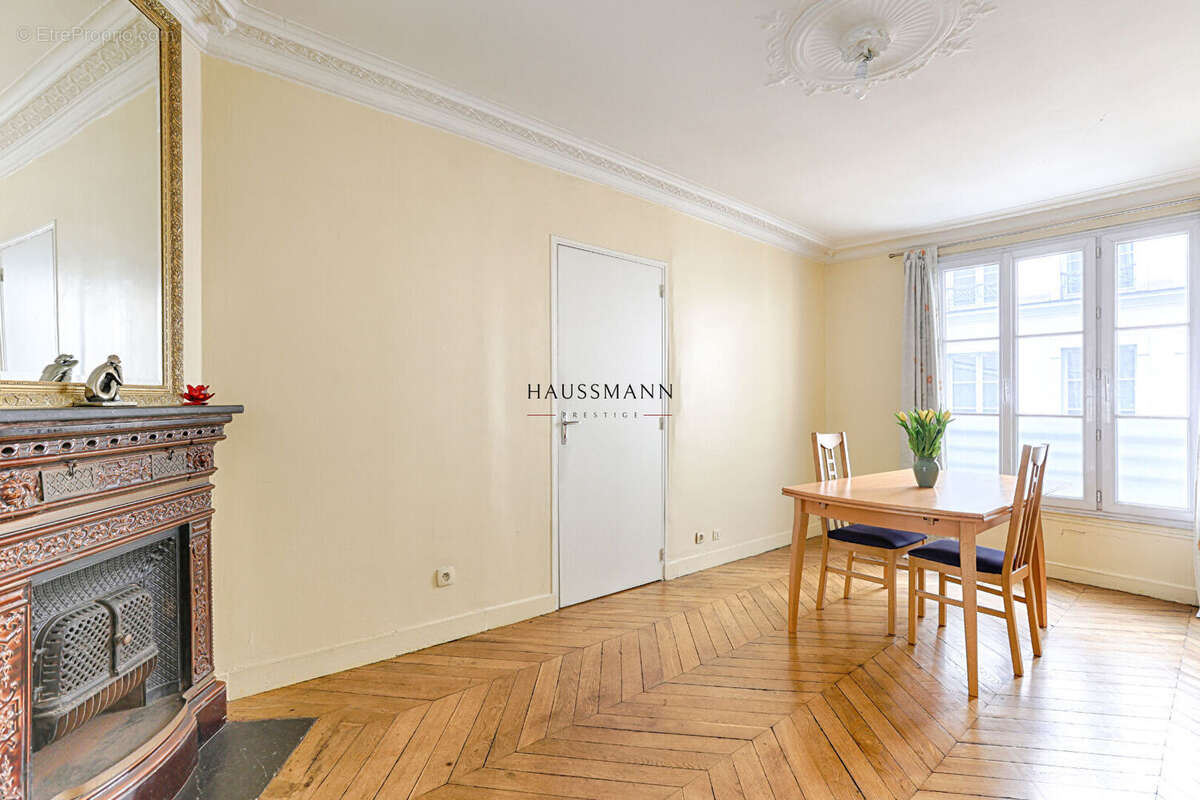 Appartement à PARIS-9E