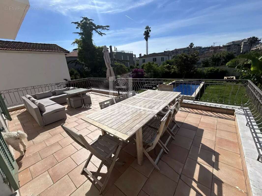 Maison à VALLAURIS
