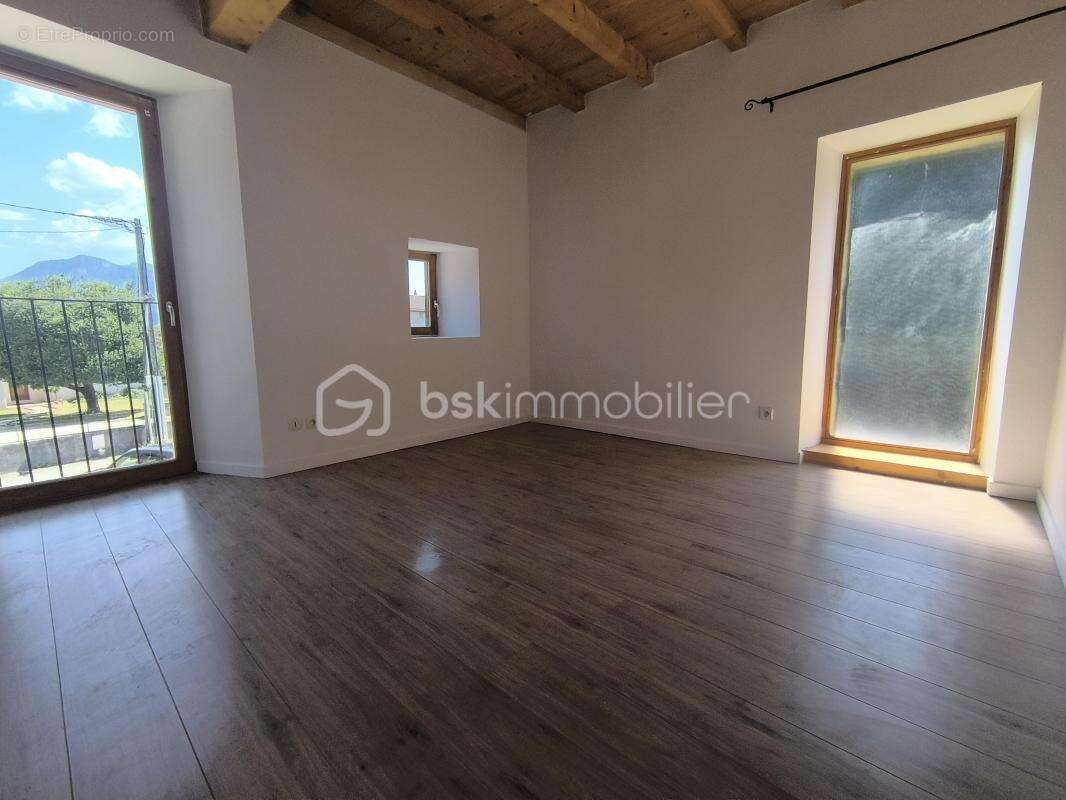  Maison de ville 130 m² rénovée – Terrasse 65 m² – 2 parkings - photo 7