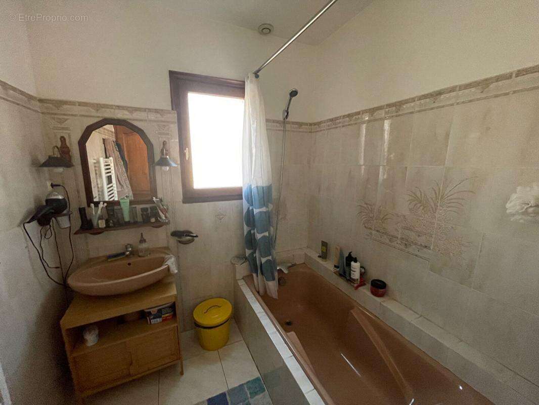 Maison à SAINT-MARTIN-DE-VALGALGUES