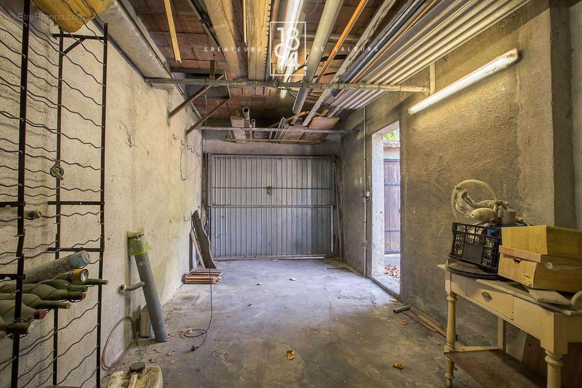 MARSEILLE 14ᵉ – Le Canet  Maison familiale 127 m² avec garage, jardin et piscine – Fort potentiel - photo 15