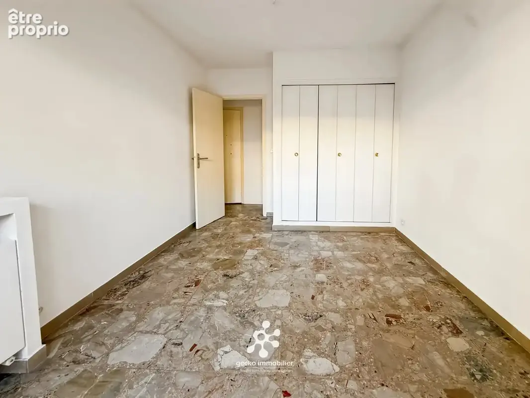 3 pièces en plein centre-ville de Vence - photo 5