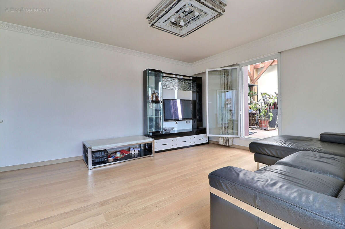 Appartement à AUBERVILLIERS