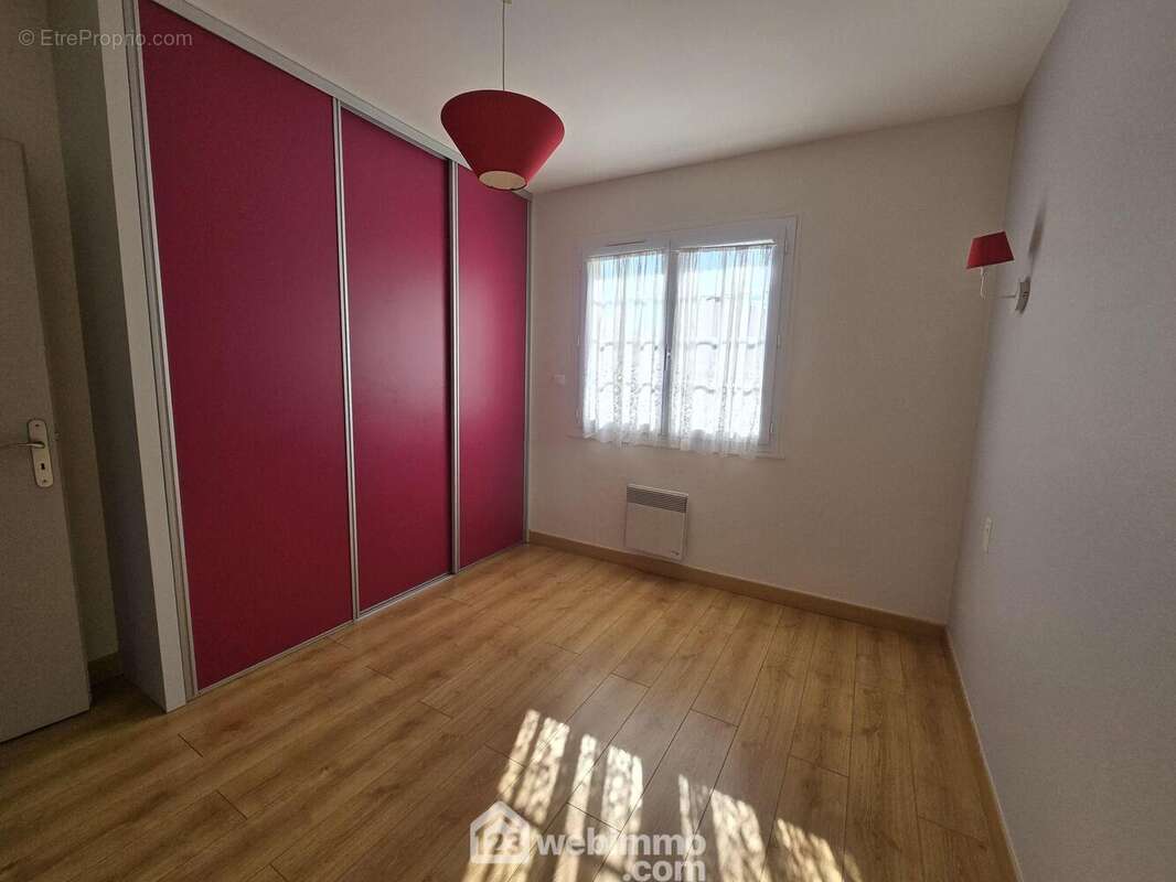 Deux chambres en rez de chaussée. - Maison à TALMONT-SAINT-HILAIRE
