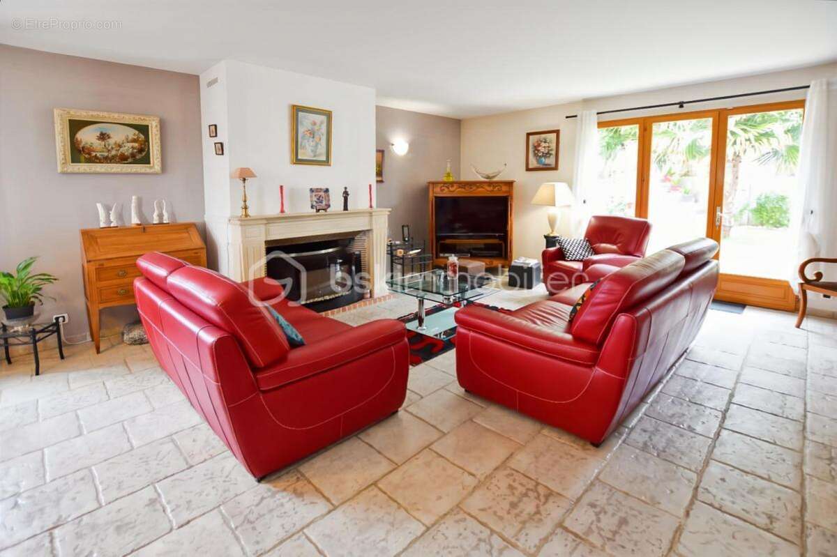 Maison à CRECY-LA-CHAPELLE