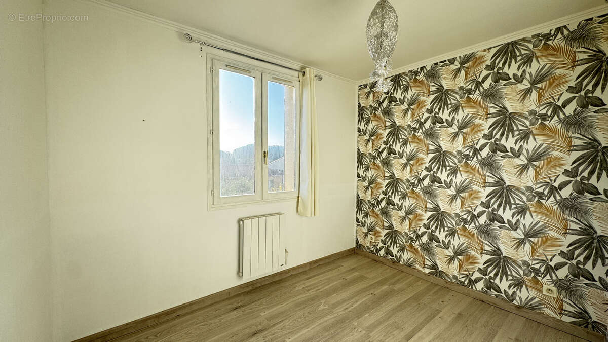 Maison à SAINT-LAURENT-DE-LA-SALANQUE