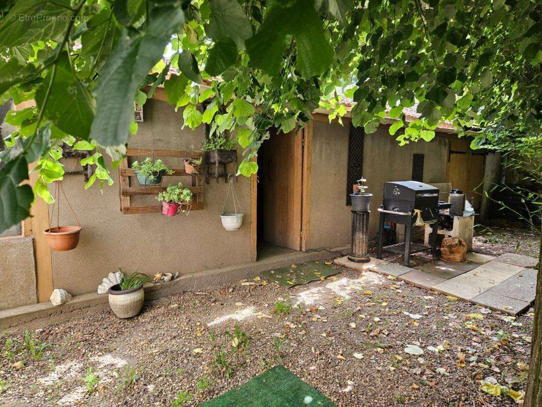 Appartement à NEUVILLE-SUR-SAONE