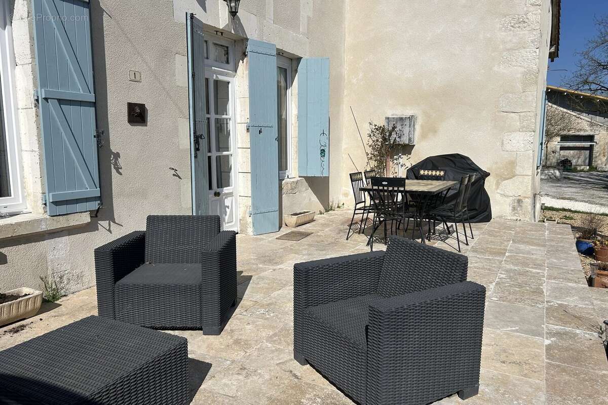 Maison à AUBETERRE-SUR-DRONNE