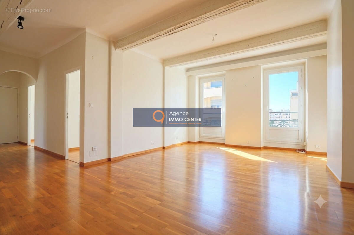 Appartement à HYERES