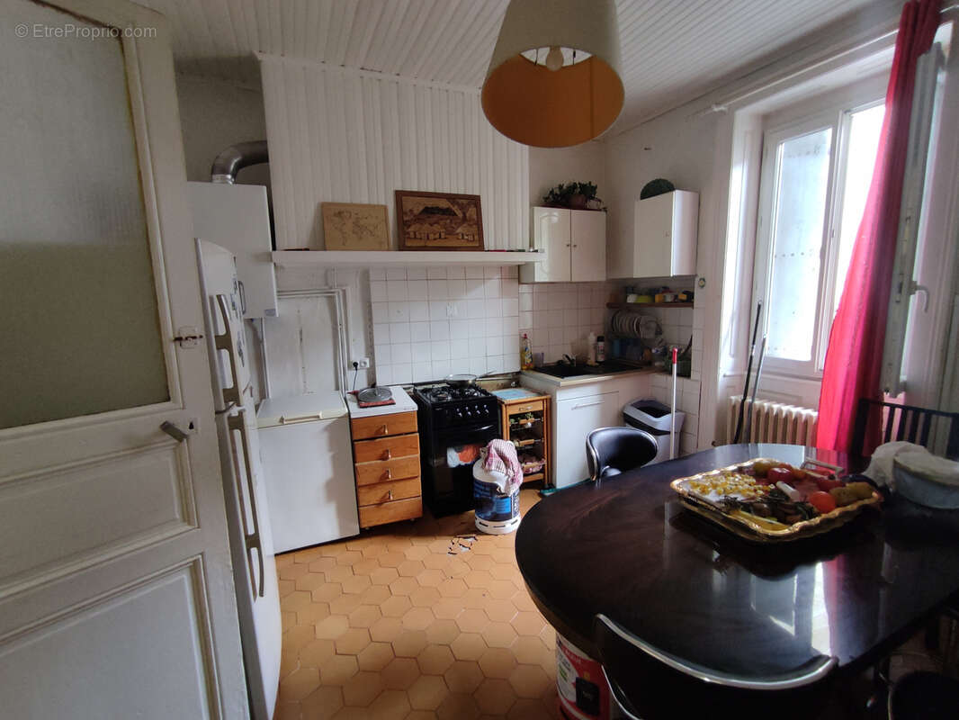 Appartement bourgeois 5 pièces àrénover de 139 m2 centre ville de Sète - photo 9