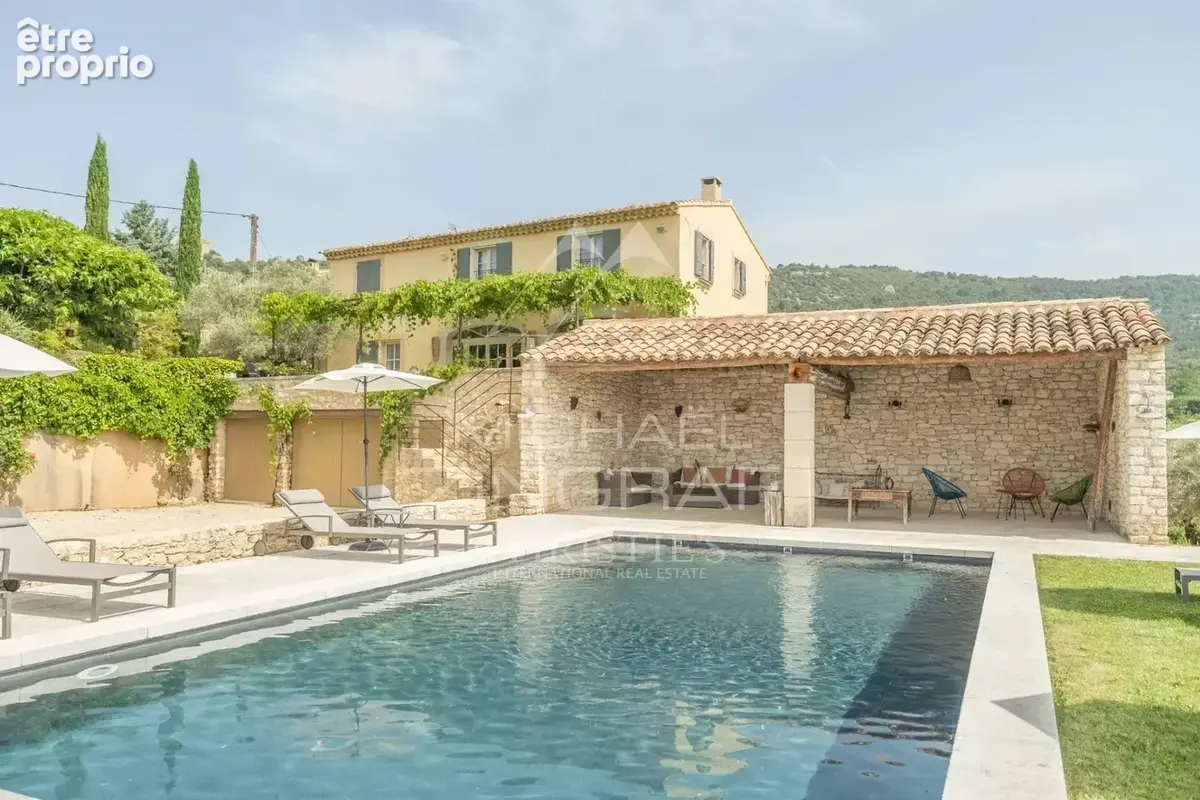 Saint-Saturnin d'Apt – Propriété de charme avec vues panoramiques, chambres d'hôtes et gîtes à 10 mn à pied du village. - photo 13