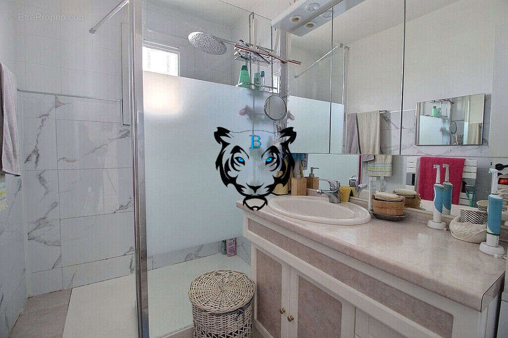 Maison à LE MUY