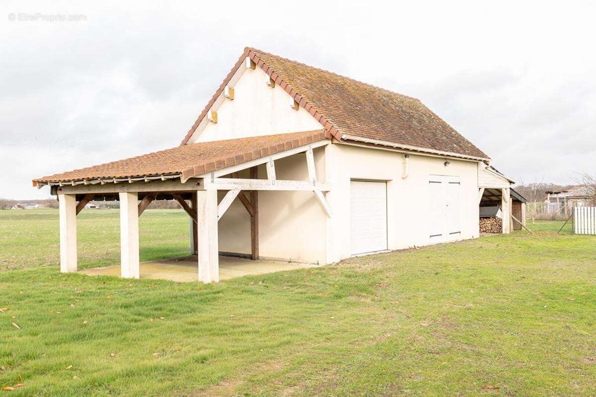 Maison à PRUNAY-CASSEREAU