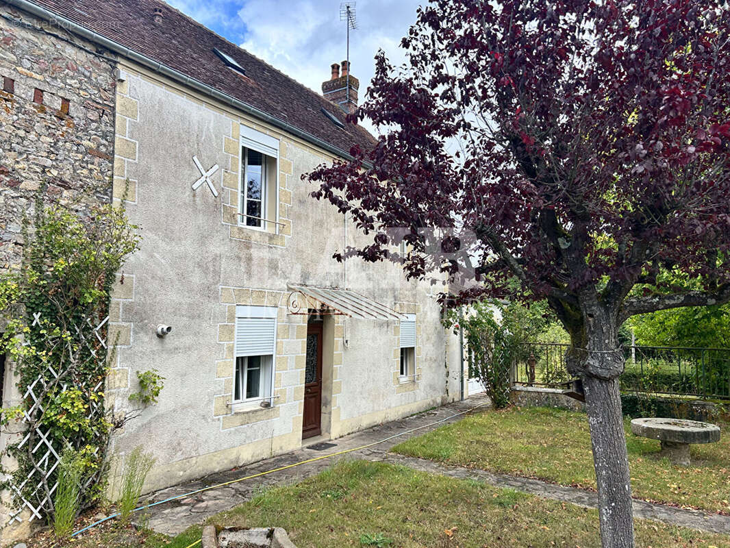 Maison à MONTMERREI