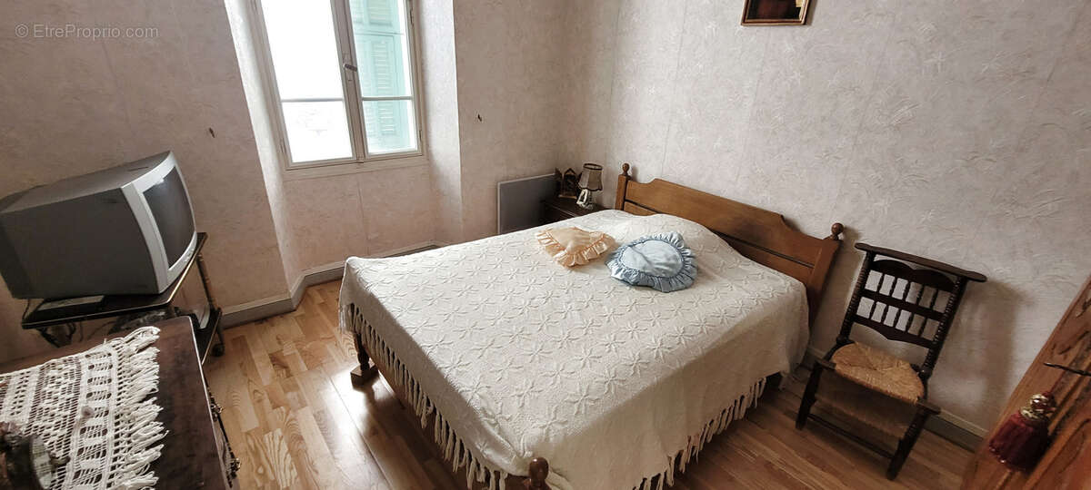 Appartement à PEILLE