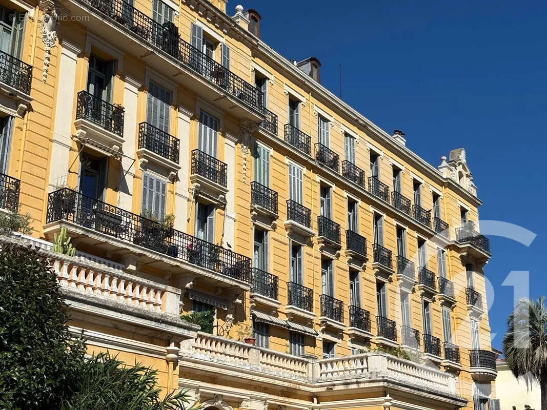 Appartement à HYERES