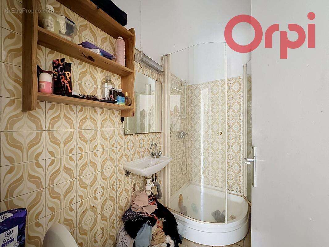 Appartement À Vendre - T2 pour investisseur - La Seyne sur Mer - photo 4