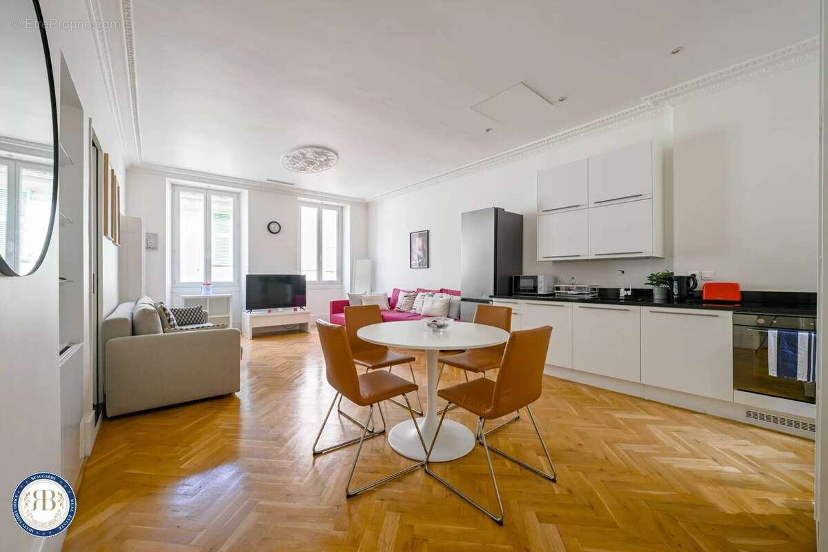 Appartement à VILLEFRANCHE-SUR-MER