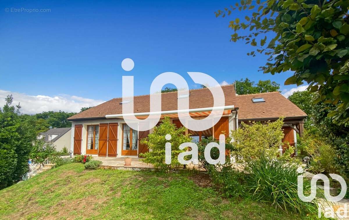 Photo 1 - Maison à VARENNES-JARCY