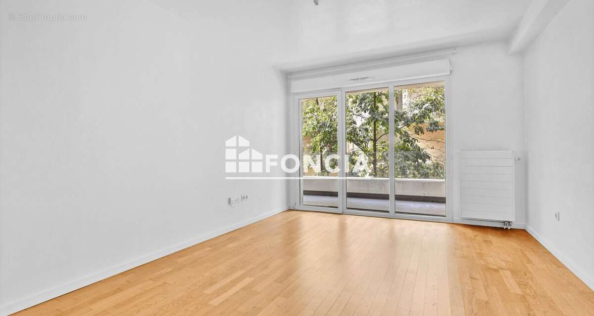 MASSY ATLANTIS – Appartement T3 COGEDIM avec une grande terrasse & parking, à 2 pas de la Gare TGV/RER ! - photo 3