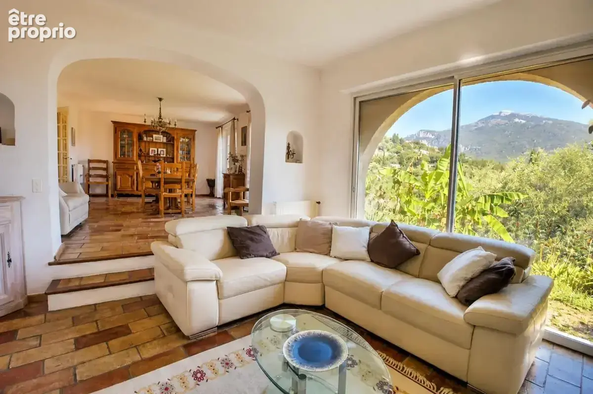Maison de 6 pièces de 160 m² à Le Bar-sur-Loup - photo 3